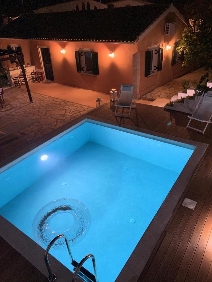 Theano Cottage Gaios Bagian luar foto